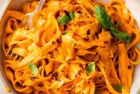Vibrant Vegan Roasted Red Pepper Pasta