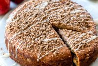 Cinnamon Apple Crumb Cake