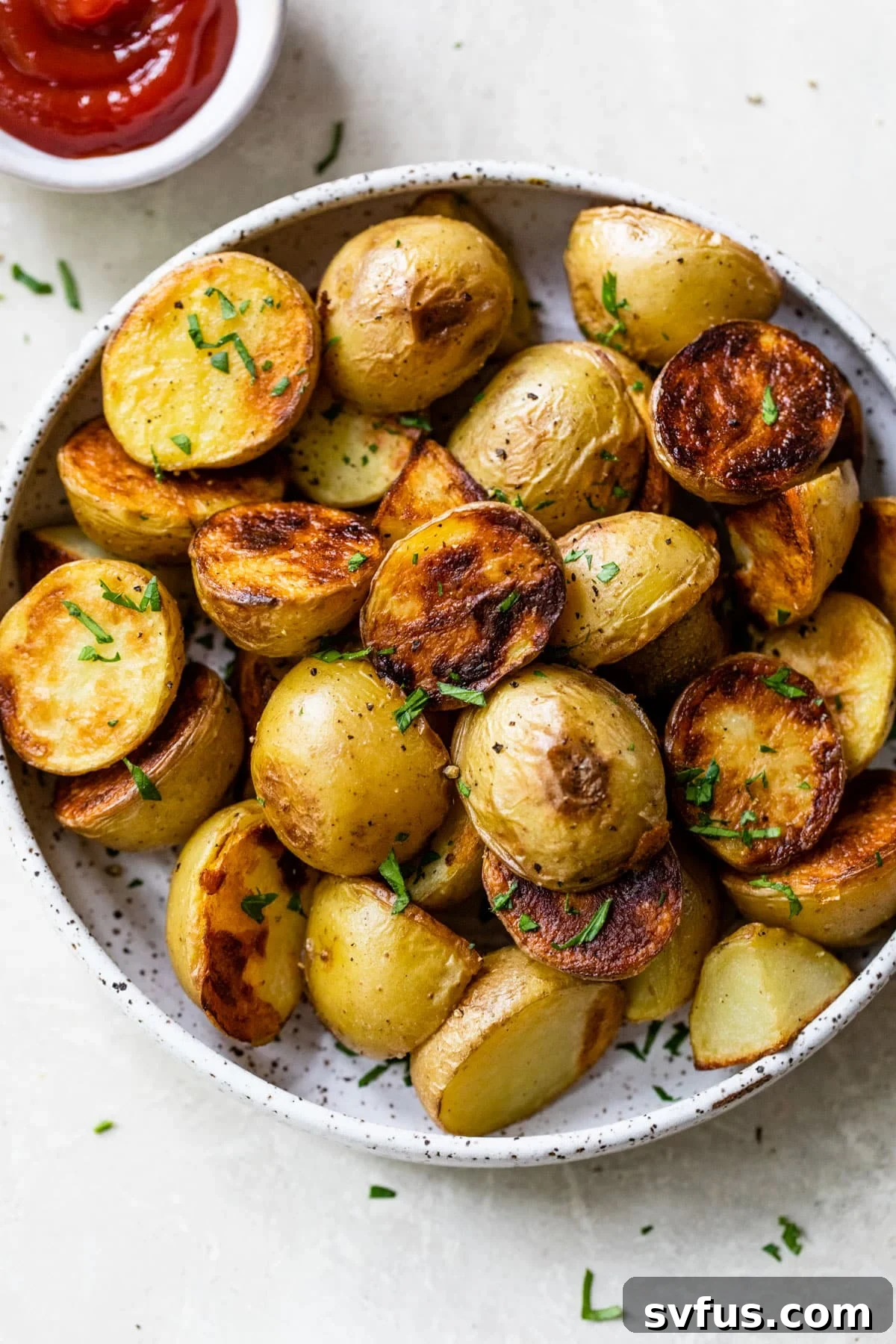 Overview of grilled potatoes arranged on a serving plate