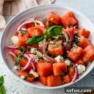 Kasenin içinde karpuz fesleğen salatası