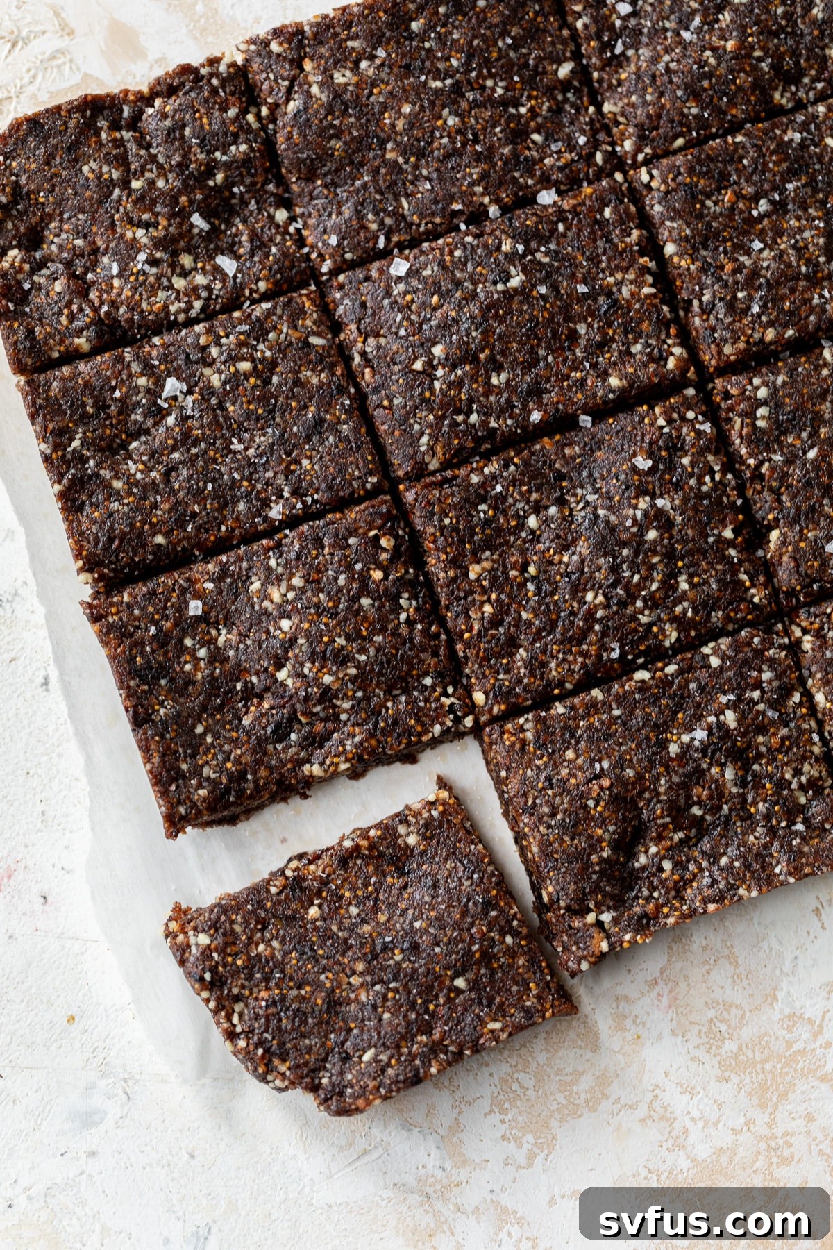 no bake fig bars sliced into squares