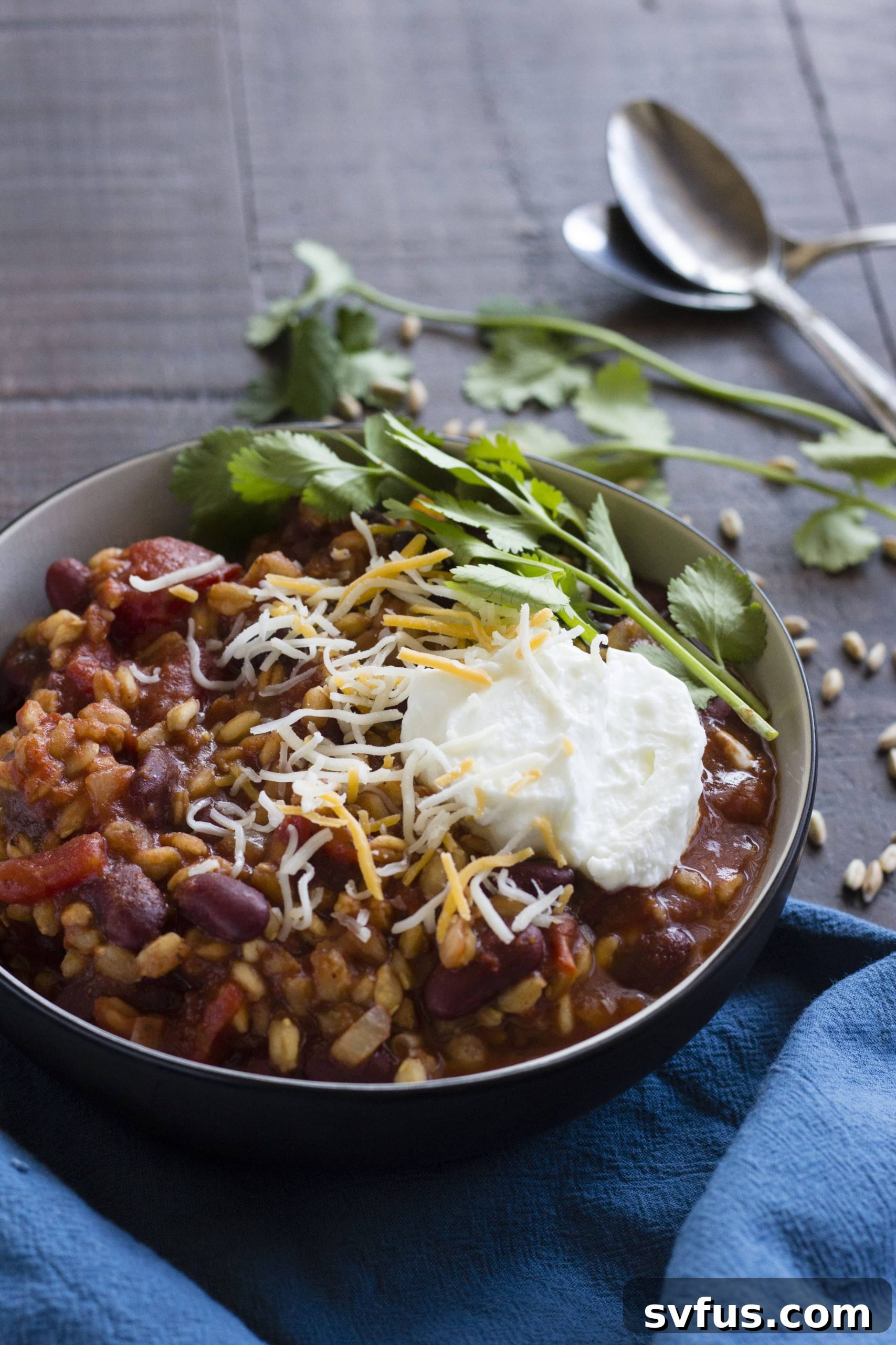 Easy Farro Chili | Vegetarian chili with farro & beans made in your slow cooker!